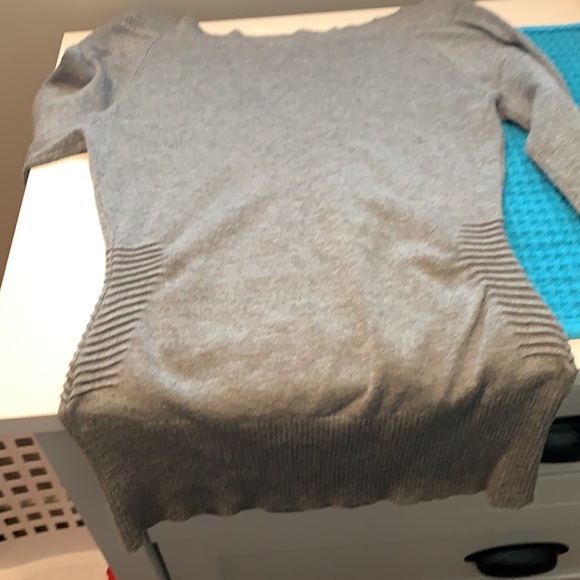 Guess Sweater - Picture 4 of 4